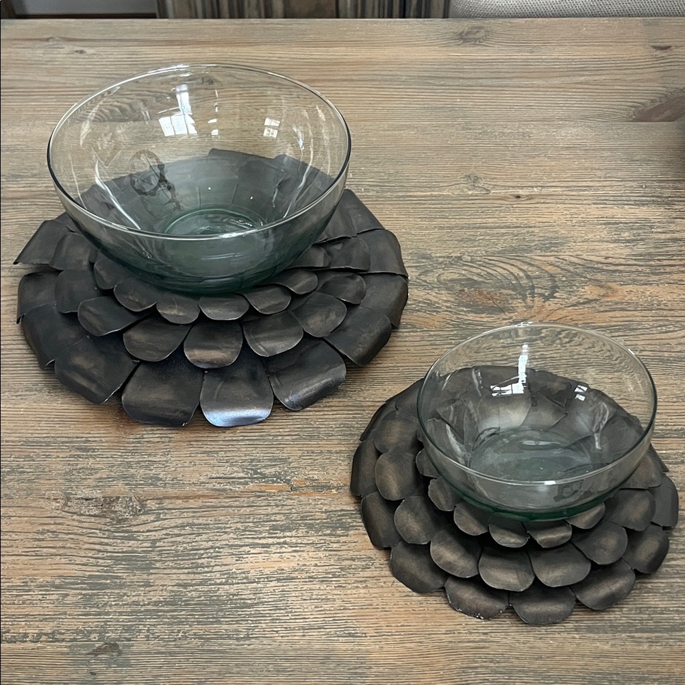 Unique Glass Bowl Set with Metal Base
